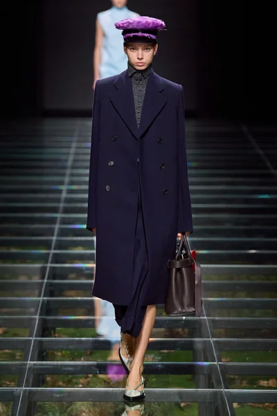 Look 15
